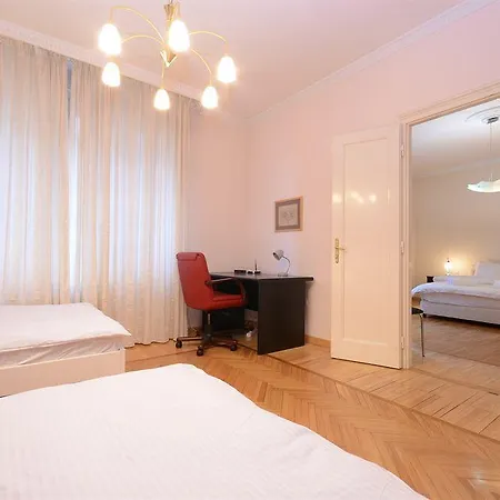 Center-resavska Hotel 4*