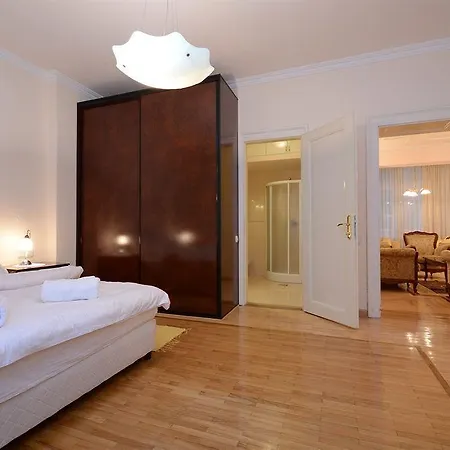 Hotel Belgrade Center-resavska 4*